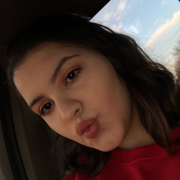 Meet your Posher, Ali - Picture 1 of 1